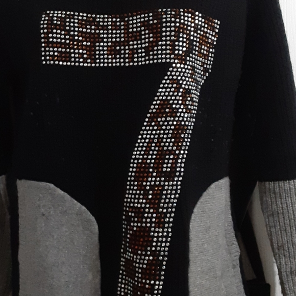 Sweater - Picture 2 of 6